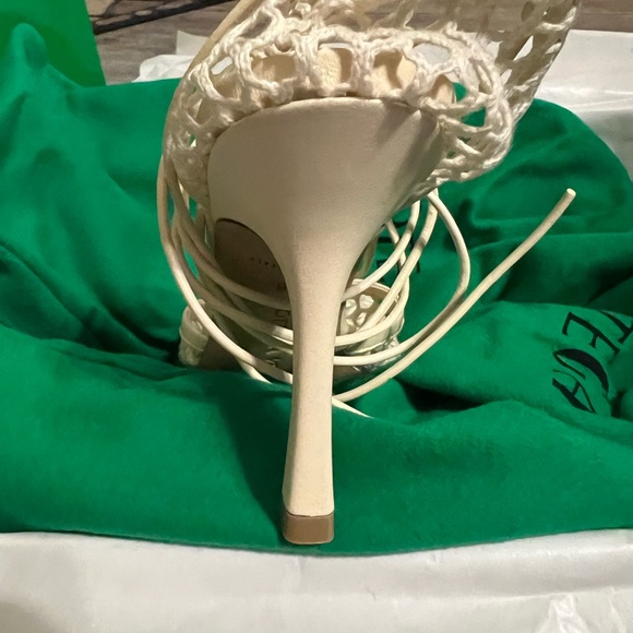 BOTTEGA VENETA Stretch Lace-Up Sandal in Toile - NEVER WORN - Picture 10 of 12